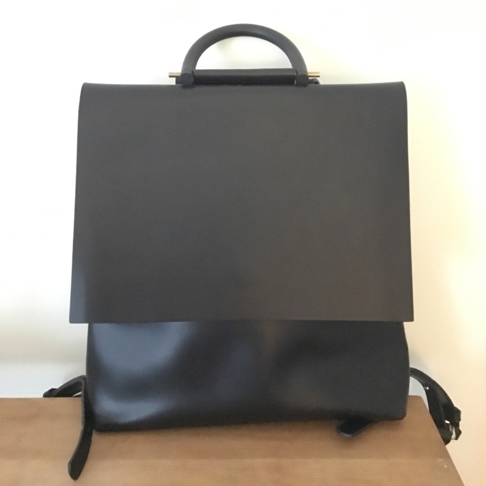 Black slim vegan leather backpack - Building Block